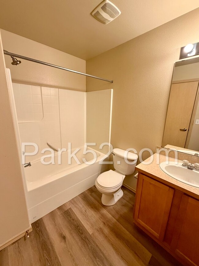 Building Photo - 3-Bedroom Duplex - Gated Community - Puyallup