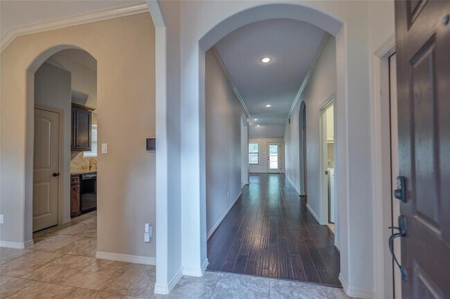 Building Photo - 12130 Brightwood Dr