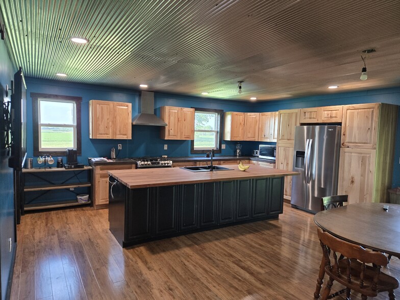 Building Photo - 1749 N 1950th Ave