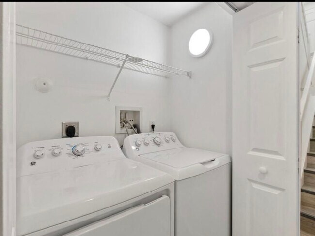 Building Photo - 417 Juno Dunes Way