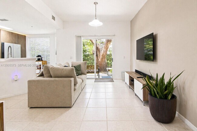 Building Photo - Northeast 8th Avenue, Miami Shores, FL 33138 - 2 BR 2 BA townhouse