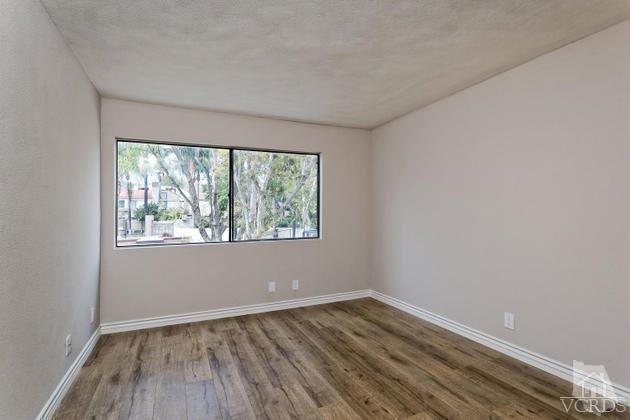 Building Photo - 1142 Tivoli Ln #160