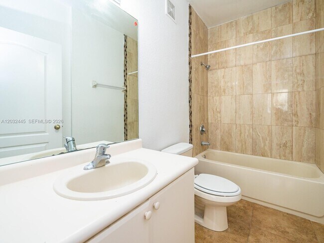 Building Photo - 1663 SE 27th Dr
