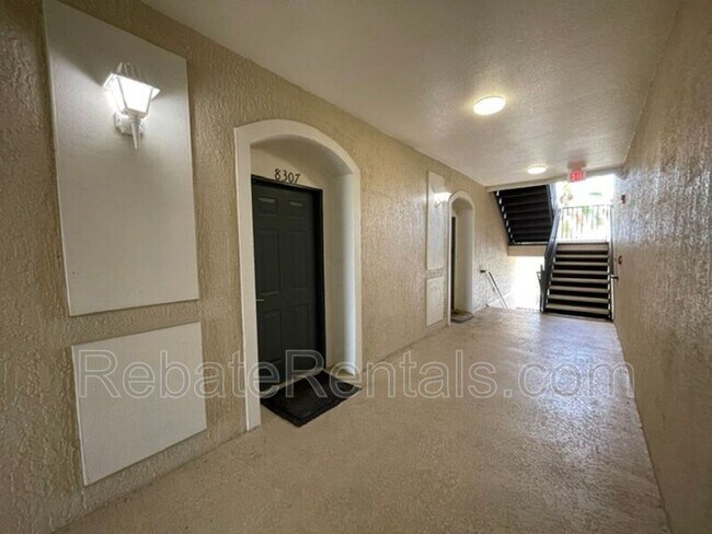 Building Photo - 7801 Point Meadows Dr