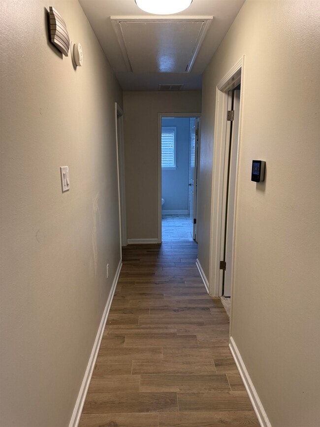 Building Photo - 8442 Farrah Ln