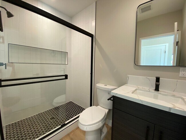 Building Photo - BRAND NEW 2023!! 4BD/2BA