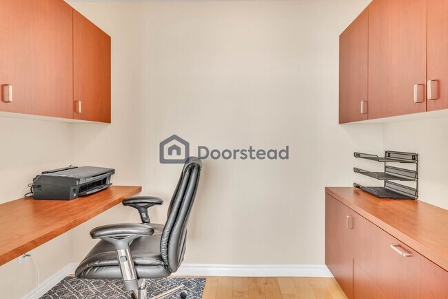 Building Photo - 475 Redwood St