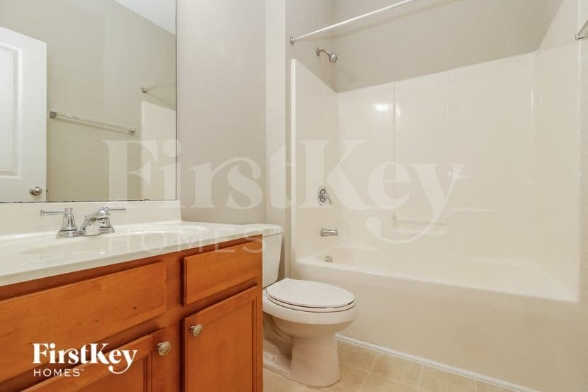 Building Photo - 115 Marinella Dr