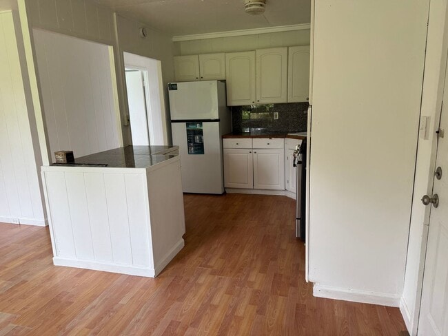 Building Photo - 17-4046-4046 Kukui Camp Rd