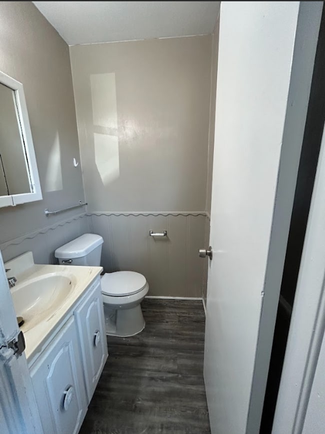 Building Photo - 3101 Del Rancho Rd