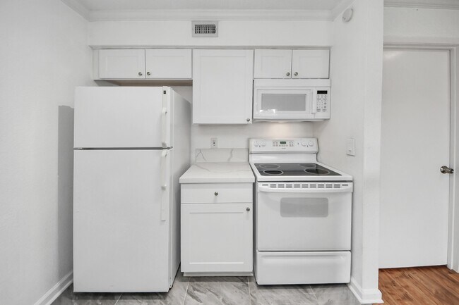 Building Photo - 250 El Dorado Blvd