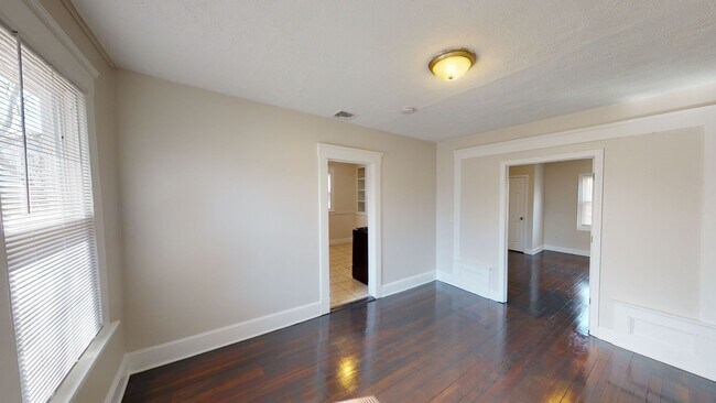 Building Photo - 15-17 Osborn Ave