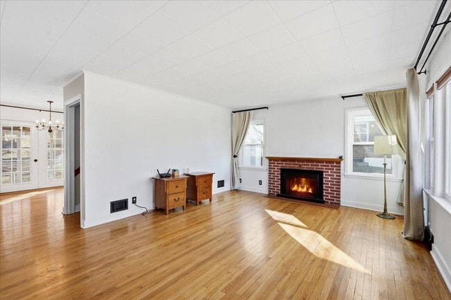 Building Photo - 313 S Midvale Blvd