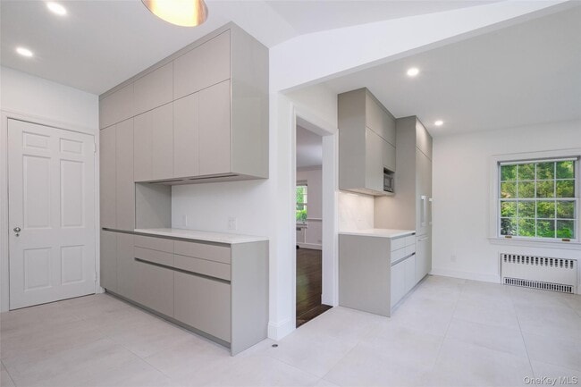 Building Photo - 7 Axtell Dr