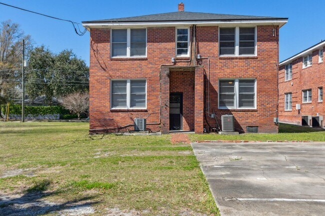 Building Photo - 1109 Cherry St