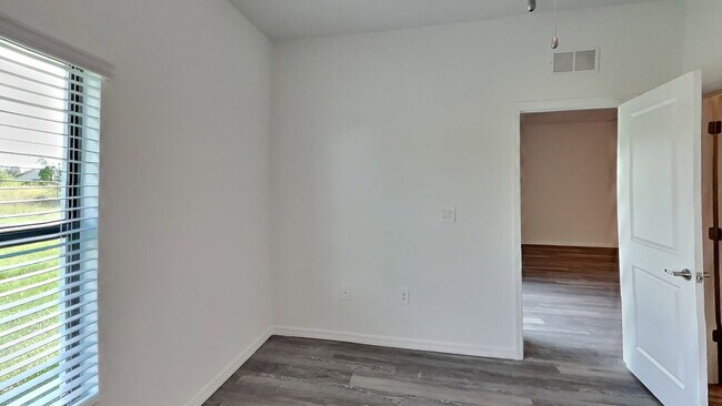 Building Photo - 4028 SW 7th Pl