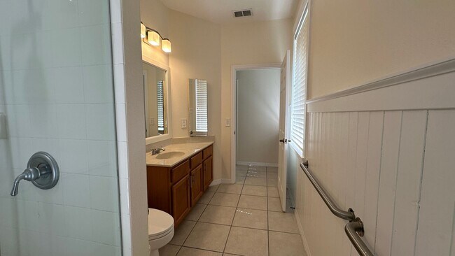 Building Photo - 1653 Cherry Ridge Dr