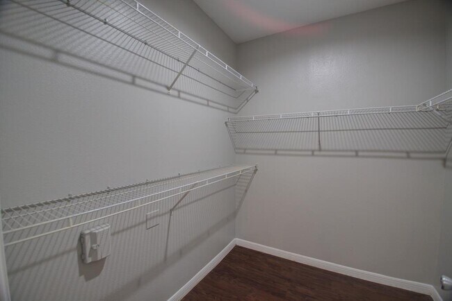 Building Photo - 2320 Gracy Farms Ln