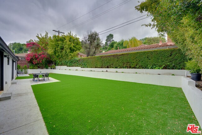 Building Photo - 3915 Coldwater Canyon Ave