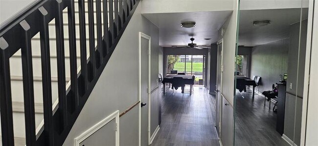 Building Photo - 2262 Discovery Cir W