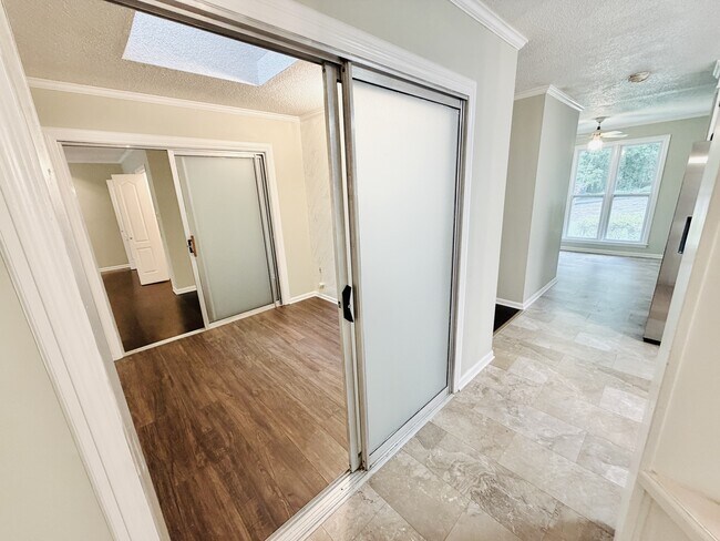 Building Photo - 7905 Castleton Ln