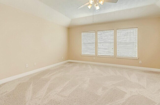 Building Photo - 5715 Sapphire Vista Ln
