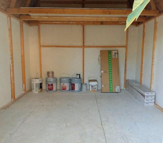 Building Photo - Beautifully Remodeled 2bd Single Story Hou...