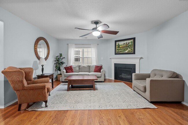 Building Photo - Fantastic 4 Bedroom, 3 Bath home near Brier Creek & RDU, Fenced-in Yard, Bonus Room, Pet Friendly!