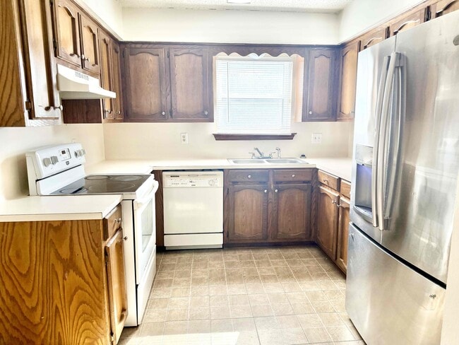 Building Photo - 11151 Stanley Aubin Pl