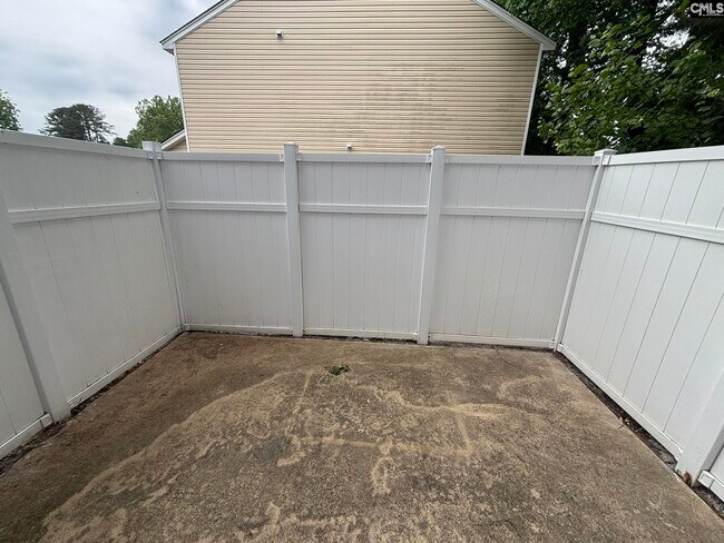 Building Photo - 532 Idlewood Park Dr