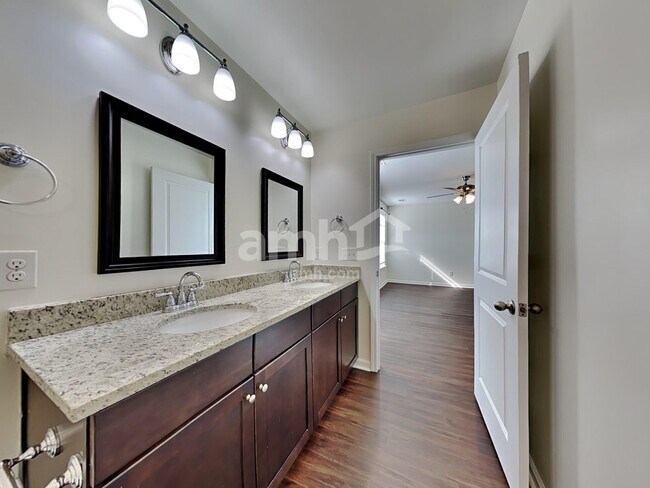 Building Photo - 509 Wayton Cir