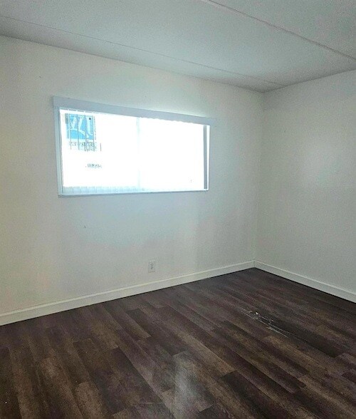 Building Photo - 1501 Crescent Cir