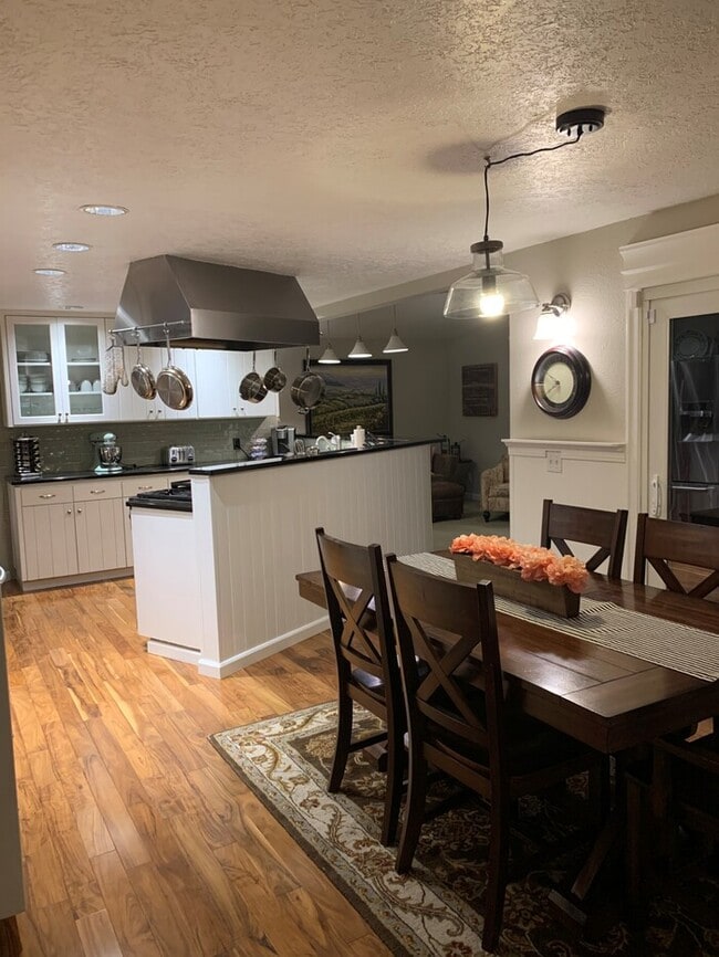 Building Photo - Spacious 4- Bed Home in Rivergrove Featuring 4-Car Garage, RV Parking, Fenced Yard, Minutes from ...