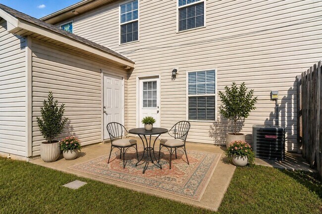 Building Photo - 1816 Beckett Dr