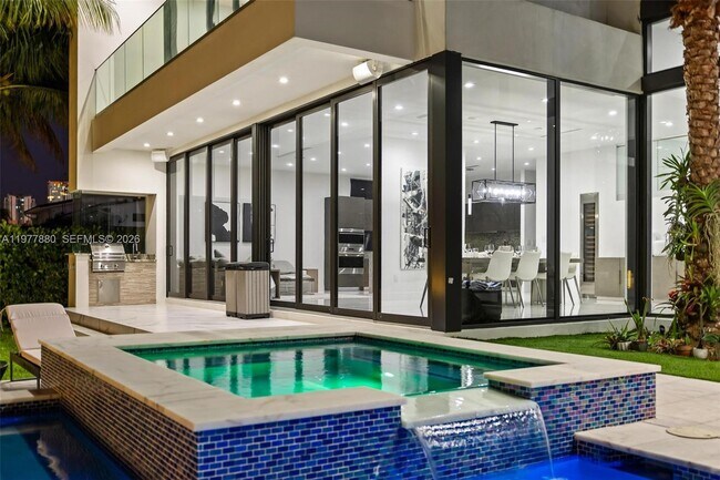 Building Photo - 3367 NE 168th St