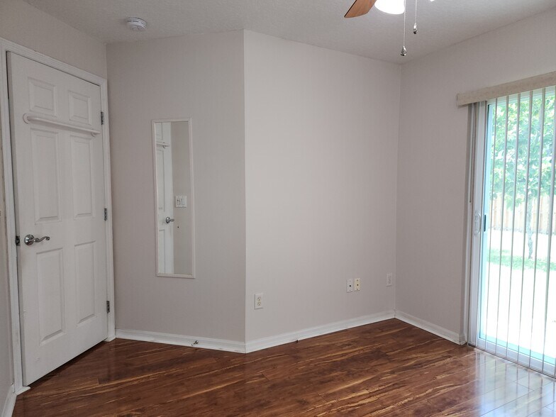 Bedroom 2 - 1419 Russell Ave