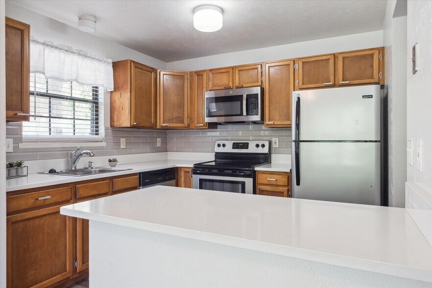 Building Photo - 10950 W Florida Ave