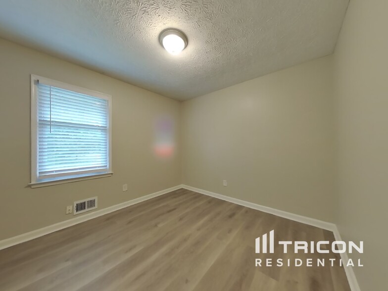 Building Photo - 167 Hardy Cir