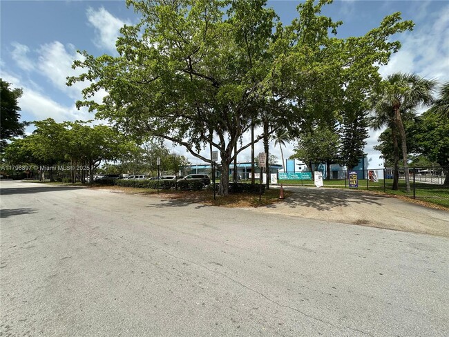 Building Photo - 260 SW 8th St