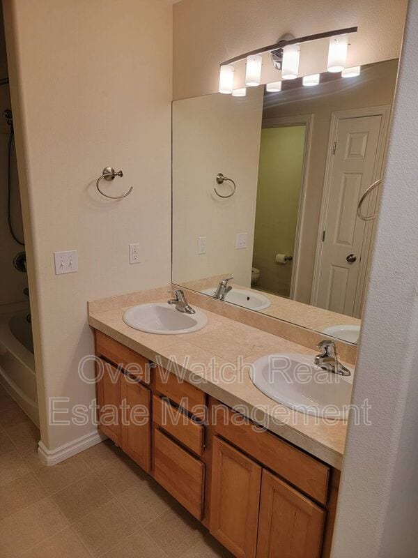 Building Photo - 11351 Discovery View Dr