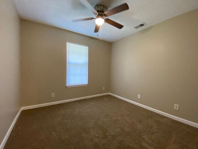 Building Photo - Beautiful Renovated House in North Nashville - Fenced in Yard!