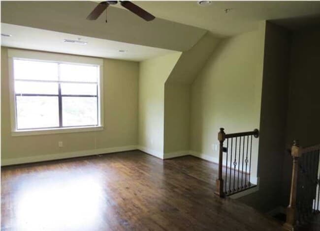 Building Photo - 1330 Essex Manor Cir