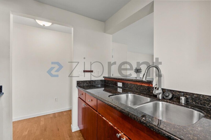Building Photo - Unit 35