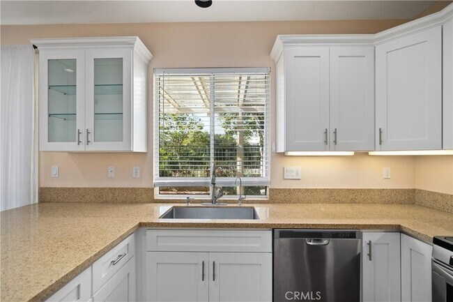 Building Photo - 9 Acorn Ridge