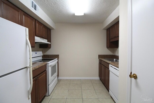 Building Photo - 9618 Sandpiper St