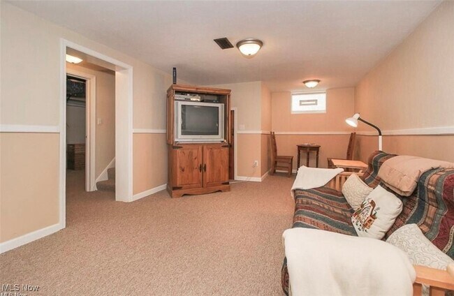 Building Photo - 4178 Bushnell Rd