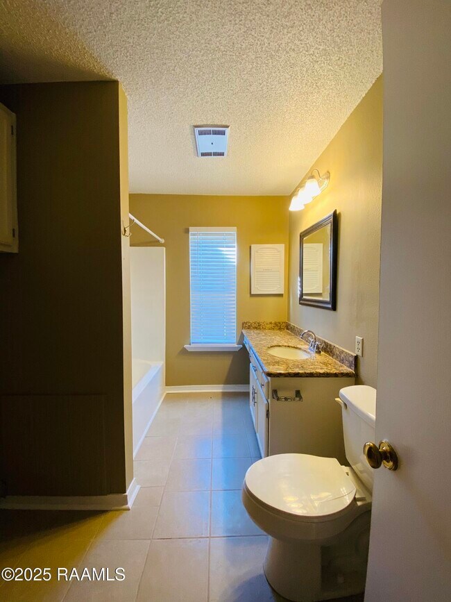 Building Photo - 108 W Whispering Pines Cir