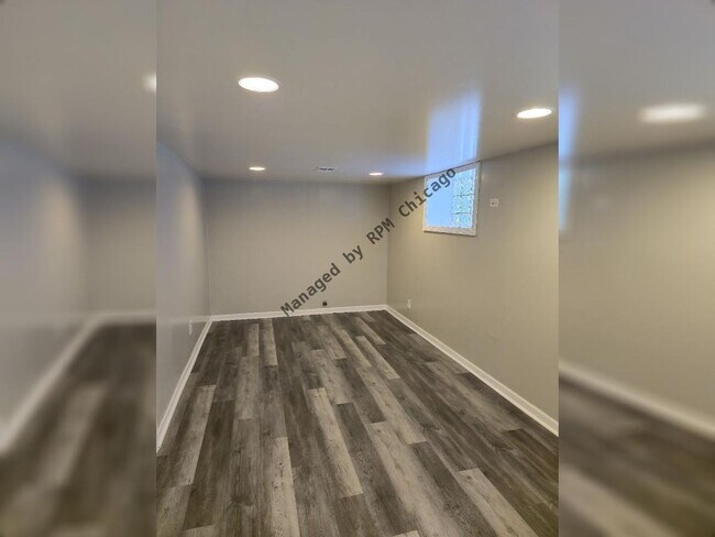 Building Photo - 3240 W 64th Pl