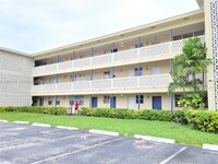 Building Photo - 11960 NE 19th Dr