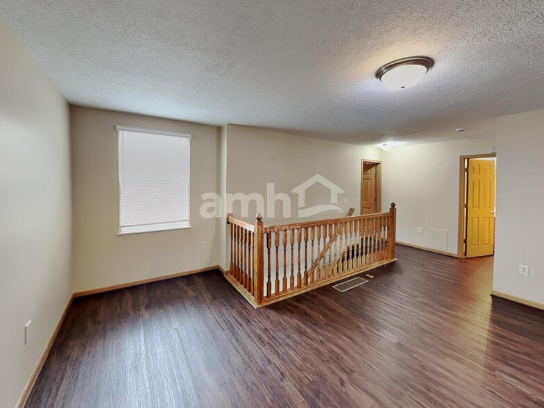 Building Photo - 6875 Tumbleweed Ln